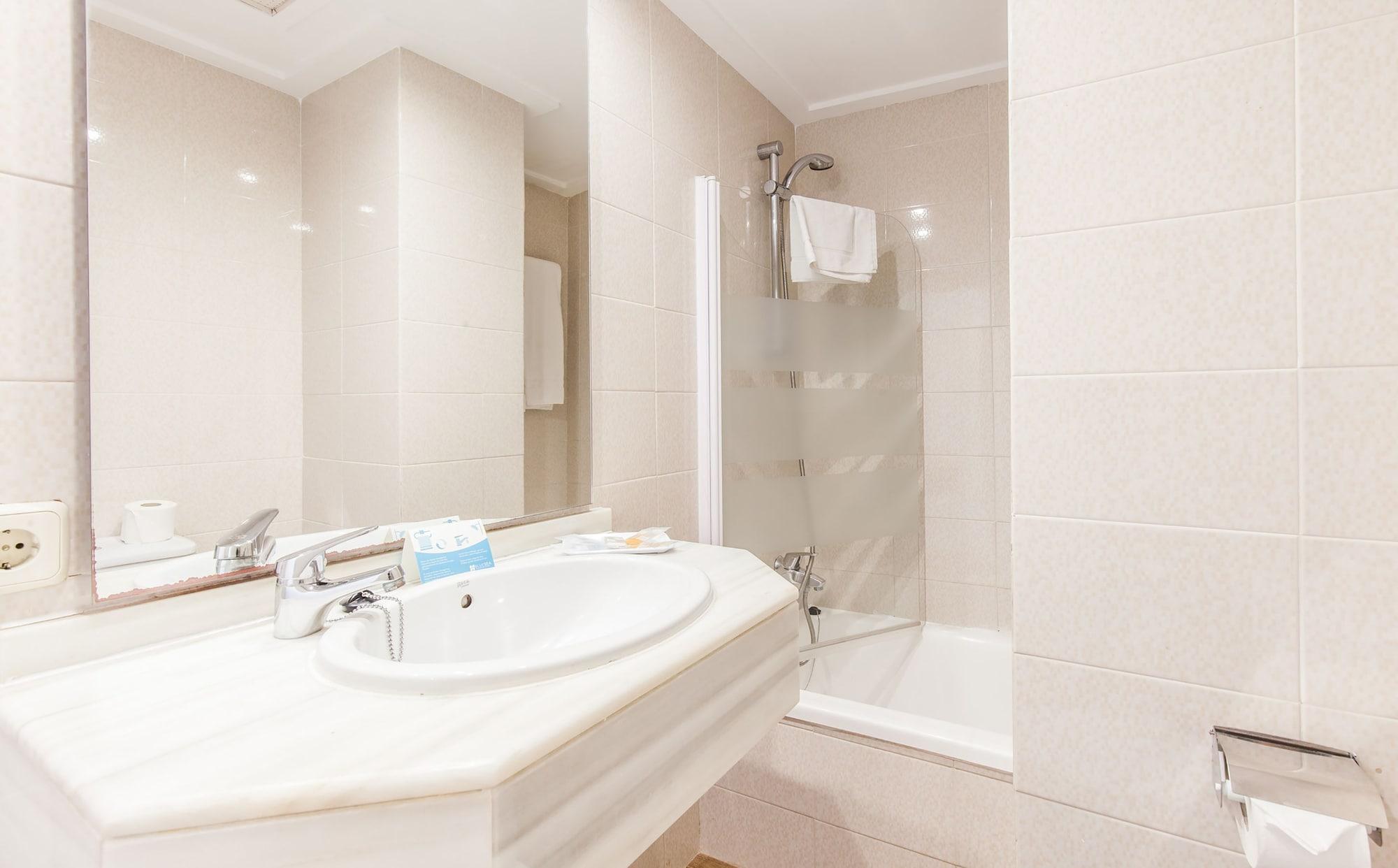 Bluesea Cala Millor Hotel Cala Millor  Ngoại thất bức ảnh